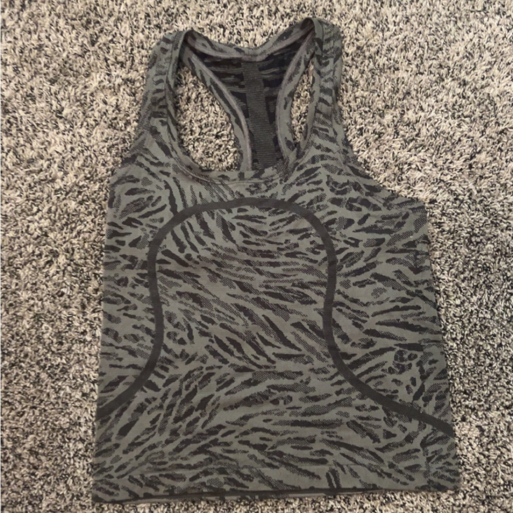 Lululemon Swiftly Tech Razerback
